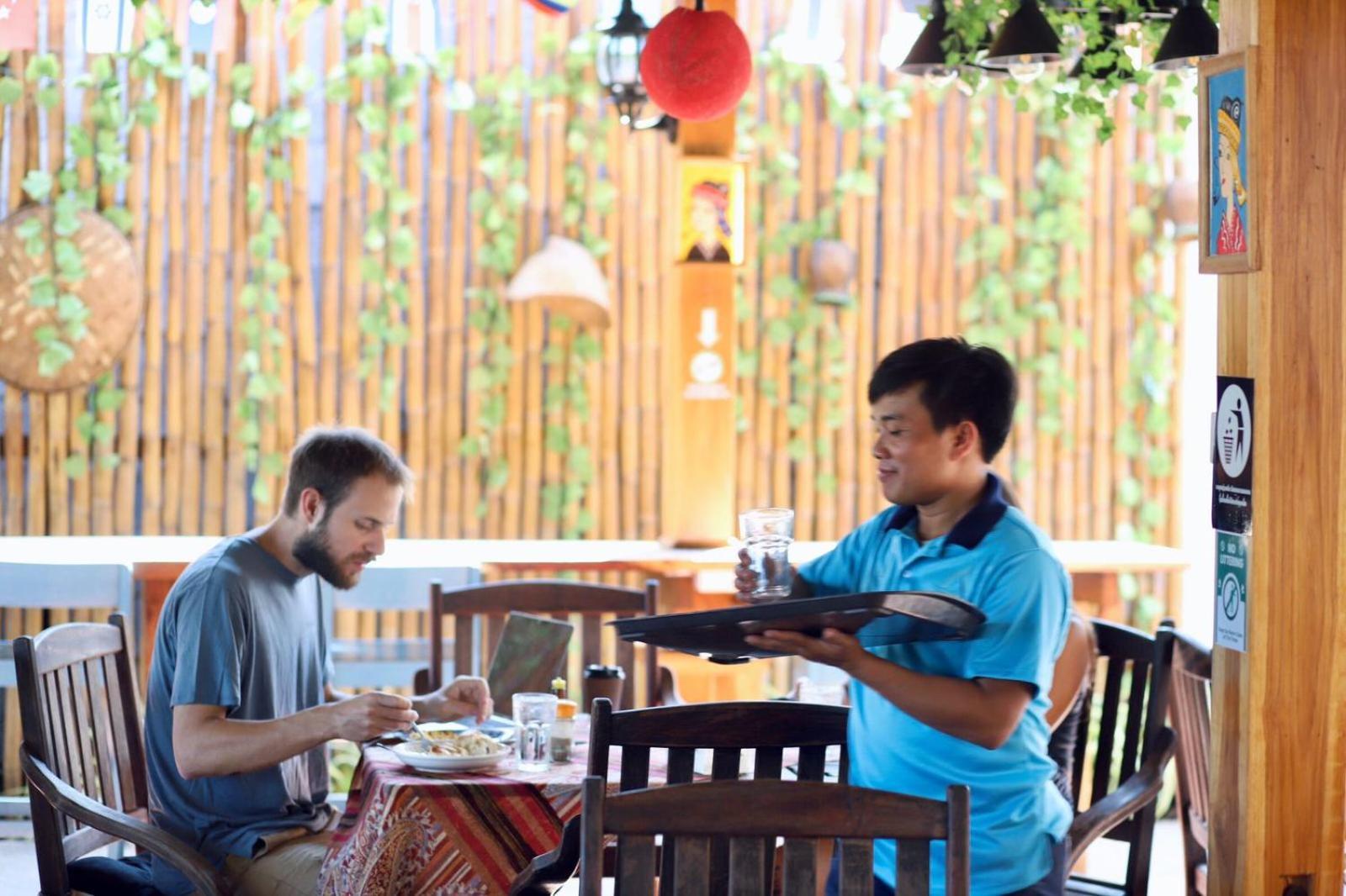 Chanthavong Hostel ルアンパバーン エクステリア 写真